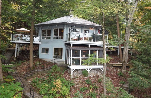 Seguin Cabaña | Family Friendly Getaway in Sucker Bay on Lake Rosseau! Sleeps 8!