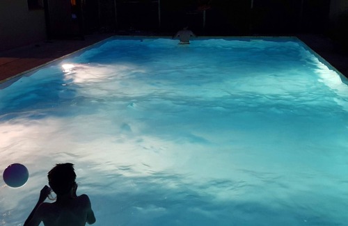 Rouede Casa | Albergue familiar con piscina climatizada (sal) y jardín con zona de juegos.