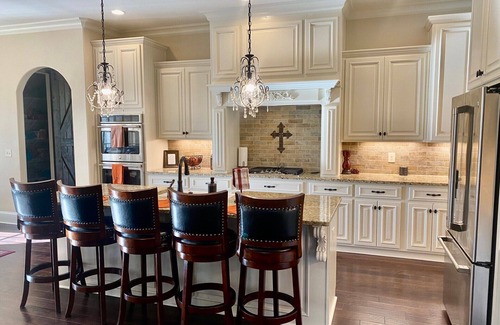 Auburn Casa | Family friendly home located near Auburn University campus.