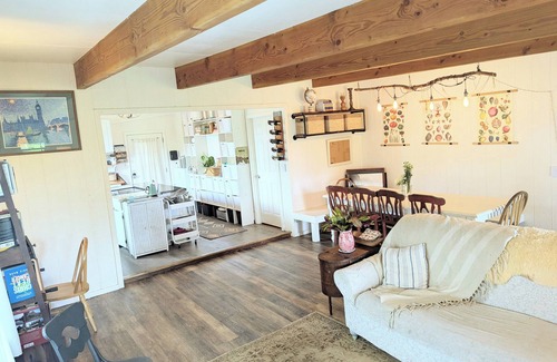 Kapoho Casa | Family-Friendly Jungle Retreat – Sauna, nature views, in heart of Pahoa Village