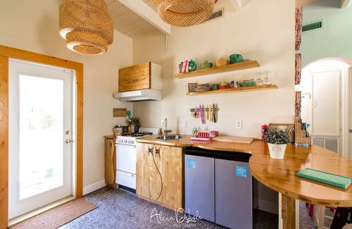 Winslow Reserve Cabaña | Family-friendly, Late Check-Out, Steps to Beach, Beach Equipment, Laundry, BBQ