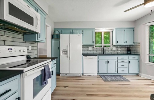 Lenexa Casa | Family-Friendly Lenexa Home ~ 3BR, Game Room, 2 King Beds & Patio