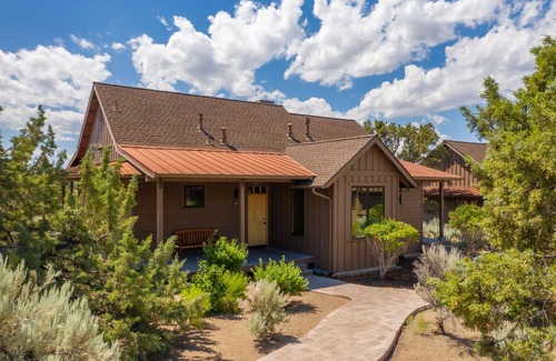 Powell Butte Casa | Familia y perros amigables, lujosa cabaña en el campo de golf