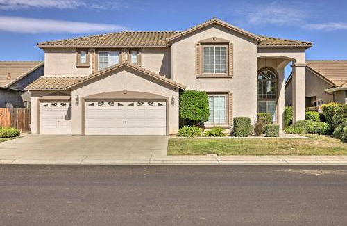 Modesto Casa | Family-Friendly Modesto Home with Grill and Yard