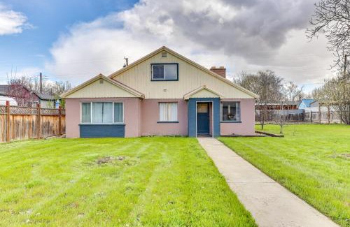 Ontario Casa | Family-Friendly Ontario Home in Central Location!
