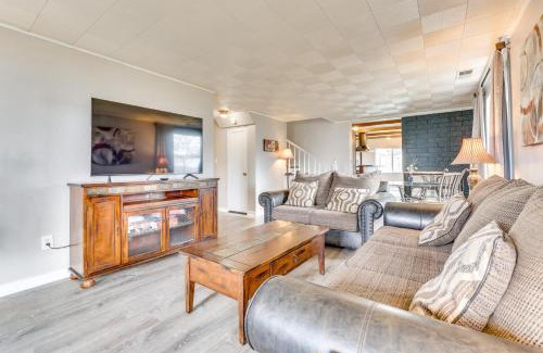 Ontario Casa | Family-Friendly Ontario Home in Central Location!