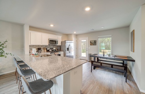 Broken Arrow Casa | Family-Friendly, Pets Welcome: Broken Arrow Gem!