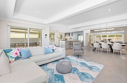 Applecross Casa | Family-Friendly Perth Stay with a Huge Backyard to Explore