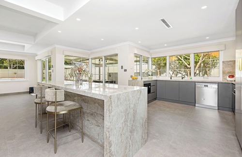Applecross Casa | Family-Friendly Perth Stay with a Huge Backyard to Explore