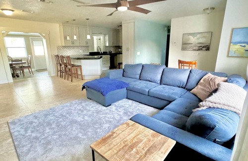 Winter Woods Casa | Family-friendly Poolside Paradise 4bd/2bth