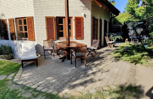 Lichterfelde Casa | Family-friendly & relaxed with sauna & calm garden