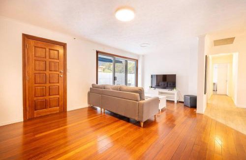 Bundall Casa | Family-Friendly Retreat with Pool & Spacious Living