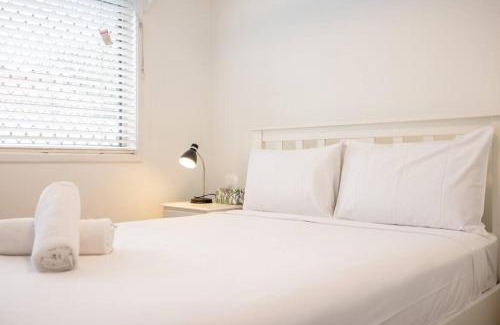 Bundall Casa | Family-Friendly Retreat with Pool & Spacious Living