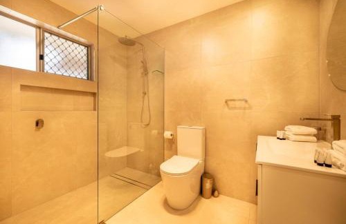 Bundall Casa | Family-Friendly Retreat with Pool & Spacious Living