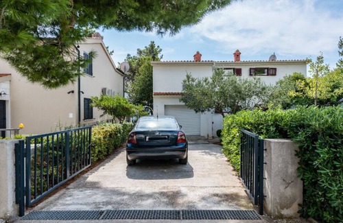 Medici Villa | Casa de playa frente al mar ideal para familias con capacidad para 4-5 en Medići, Omiš, Split Riviera