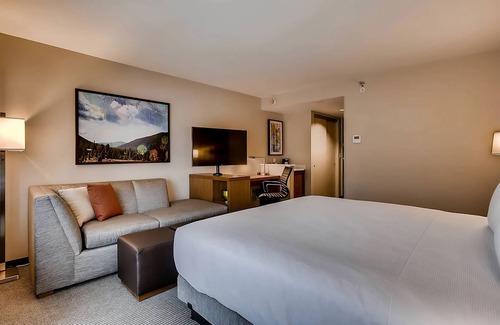 Mountain House Hotel | Family-friendly Ski Resort! 3 Comfortable Units, Free Breakfast, Scenic Views!