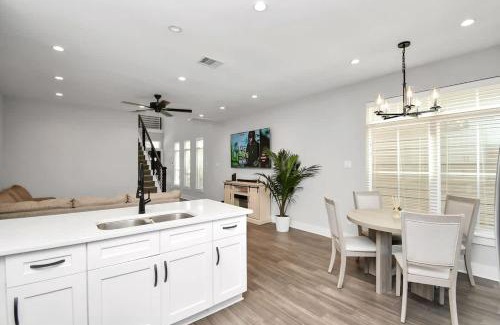 Clodine Casa | Family Friendly Spacious 3 Bedroom w Pool Table