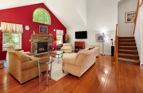 Bushkill Casa | Family Friendly, Spacious, Tranquil Pocono Home ~ Hike + Ski +Golf!
