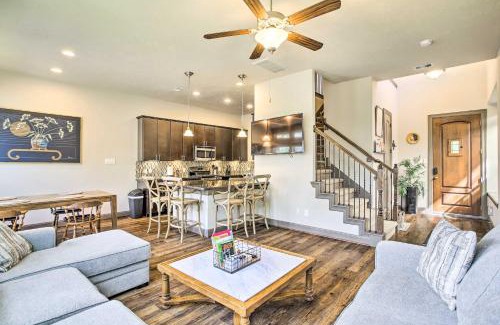 Spring Casa | Family-Friendly Spring Townhouse with Backyard!