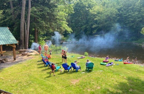 Portland Mills Cabina | Family Friendly Waterfront Log Cabin on on the Wild & Scenic Clarion River