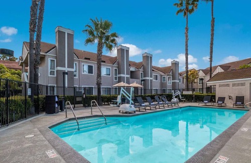 Downtown Village Casa | Family Fun at Newport Beach! w/ Full Kitchen, Onsite Pool & Sports Facility!