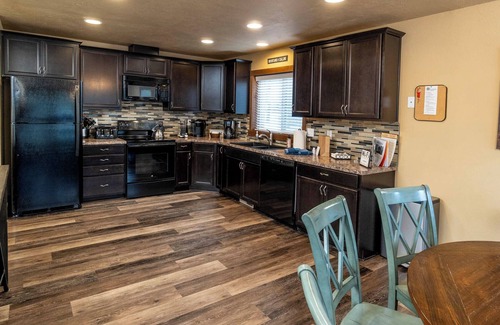 Sunriver Casa | Family fun for all ages. Hot Tub, Bikes, Arcade, Private, Pets ok, SHARC, AC.