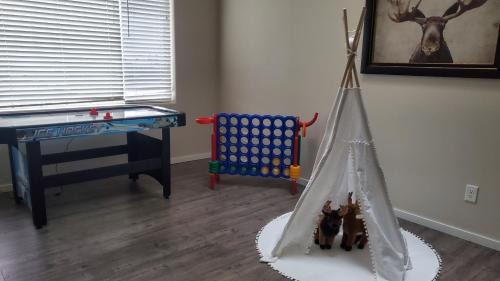 Post Falls Casa | Family Fun! Gorgeous North Idaho Home w/Tesla Charge : Prairie Inn