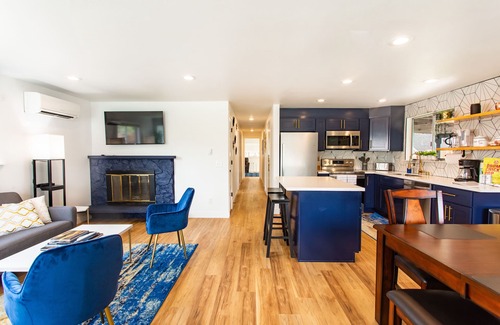 West End Casa | Family Fun Haven: Spacious Retreat with Games, Arcade & beautiful Kitchen
