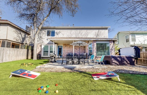 San Antonio Casa | Family Fun near SixFlags & SeaWorld GameRoom YardGames HotTub 3 KING Beds CLEAN!