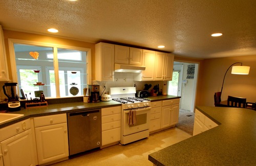 Wildwood Point Casa | Family Fun on the Lake! 4 Bed, 3 Bath with Great Outdoor Kitchen.