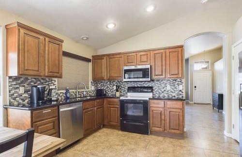 Provinces Master Community Casa | Family Fun w POOL: 3BR Chandler's Heart