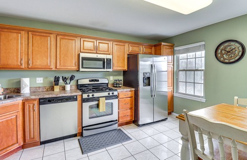 Monroeville Casa | Family Getaway 16 Mi to Pittsburgh!
