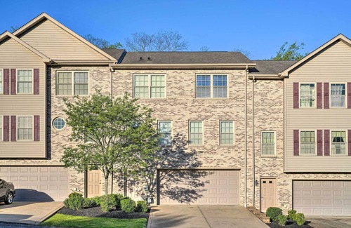 Monroeville Apartamento | Family Getaway 16 Mi to Pittsburgh!