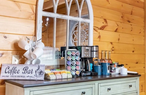 Banner Elk Cabina | Family Getaway|Mystic Glow Jungle|KidsSafari|HotTub|Pets|Firepit|Luxe Amenities