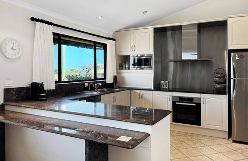 Warilla Casa | Family Getaway - Opposite Warilla Beach