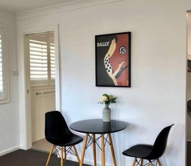 Shellharbour Casa | Family Getaway With LARGE Parent Retreat!