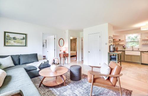 Colchester Apartamento | Family Getaway with Deck 3 Mi to Lake Champlain