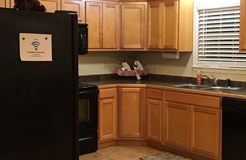 Mountain View Casa | FAMILY GUEST HOUSE-SPLIT BEDROOMS