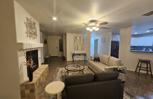 Green Valley Casa | Family Haven Spaciuos 2 Story