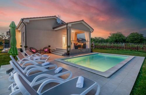 Grandici Casa | Family holiday house with private pool and playground