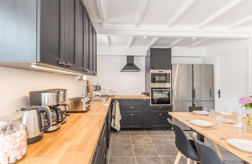 Bricqueville-sur-Mer Cabaña | Casa familiar con piscina climatizada, sauna y Wi-Fi cerca del mar
