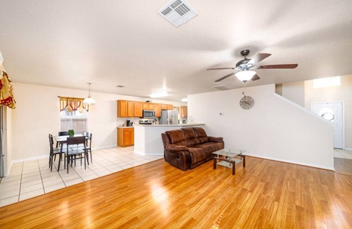 Temple Casa | Family Home 4BR w/Bonus Room – Walk to Park
