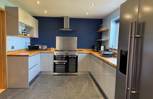 Wool Casa | Family home close to Lulworth Cove, Durdle Door, The Tank Musuem & Monkey World