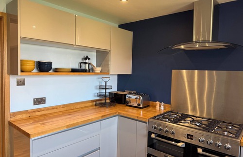 Wool Casa | Family home close to Lulworth Cove, Durdle Door, The Tank Musuem & Monkey World