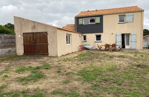 La Bernerie-en-Retz Casa | Family home with large garden on the Jade coast
