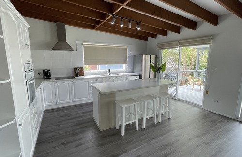 Budgewoi Casa | Family home in Budgewoi - Central Coast - 10 minutes to the Entrance