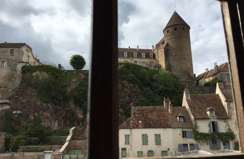 Semur-en-Auxois Casa | FAMILY HOME IN THE HISTORIC HEART OF SEMUR