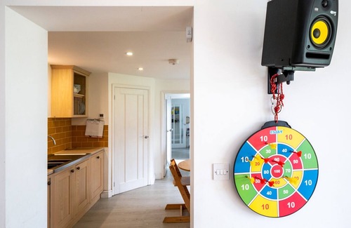 Kendal Cabaña | Family home in Lake District- private river access