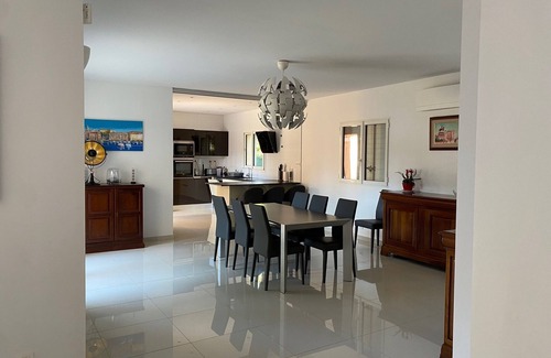Les Trois Lucs Casa | Family home in Marseille