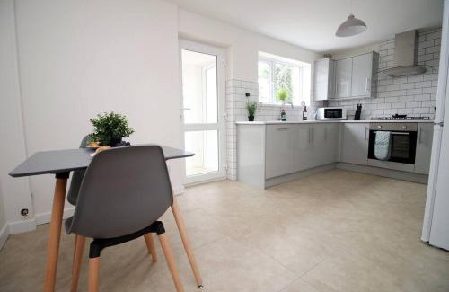 Barry Casa | Family Home in the Charming Coastal Town of Barry